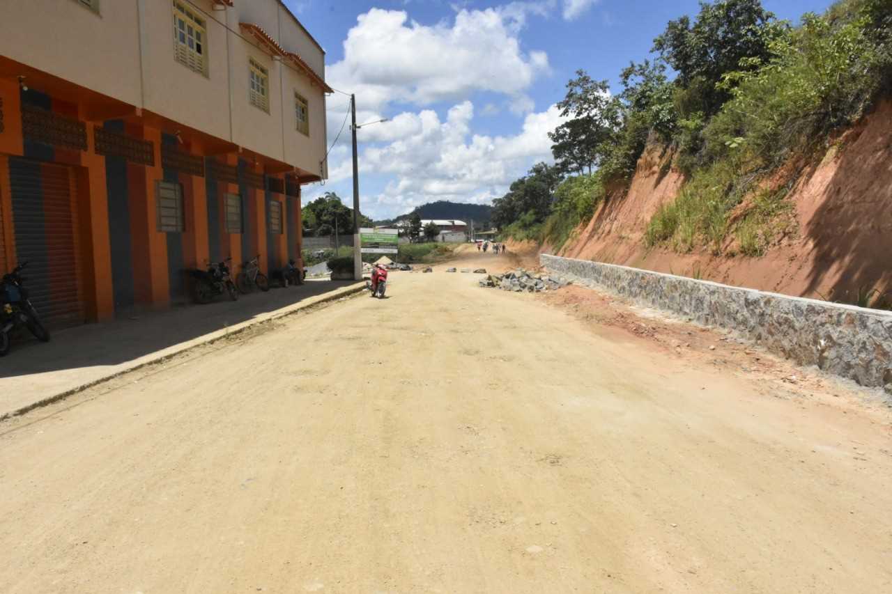 Camacã: Começou o Calçamento da rua “B” próximo a Kito Pneus 
